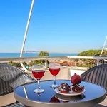 아파트 Coral Breeze Haven H25 골렘